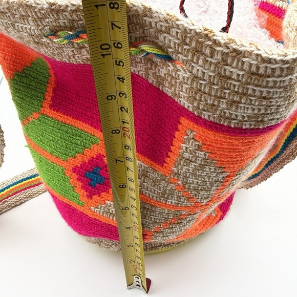 Handwoven Colorful Mochila Style Crossbody Bag Tassel Artisan Boho - Picture 6 of 7